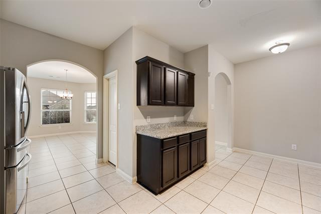 Building Photo - 4829 Beaver Creek Ave