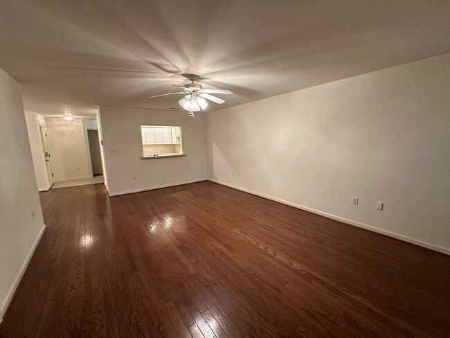 Building Photo - One Level Townhome in Forest