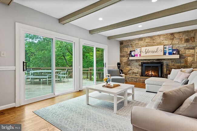 Building Photo - 1 Glenhurst Ct