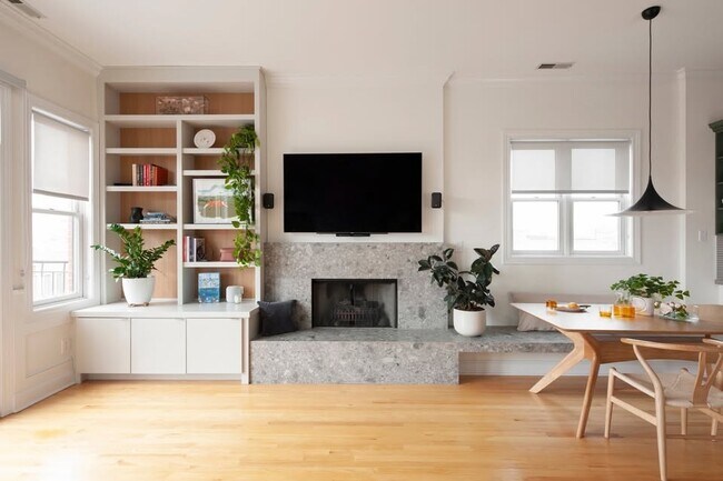 Building Photo - 1930 N Halsted St