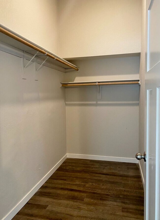 Building Photo - Beautifully Remodeled in Cascade Locks