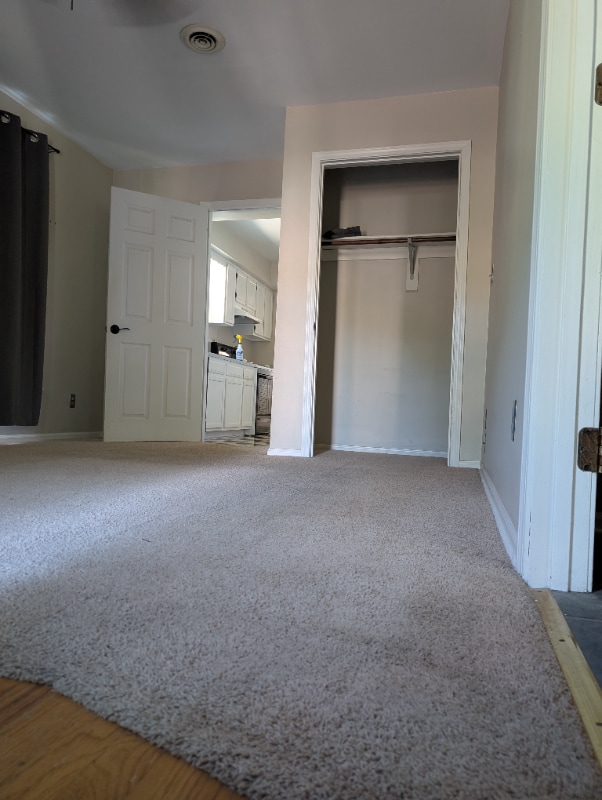 Building Photo - 3158 Oak St