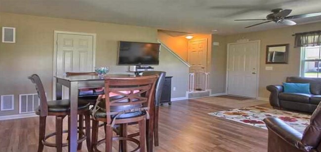 Building Photo - 2119 Quail Hollow Dr
