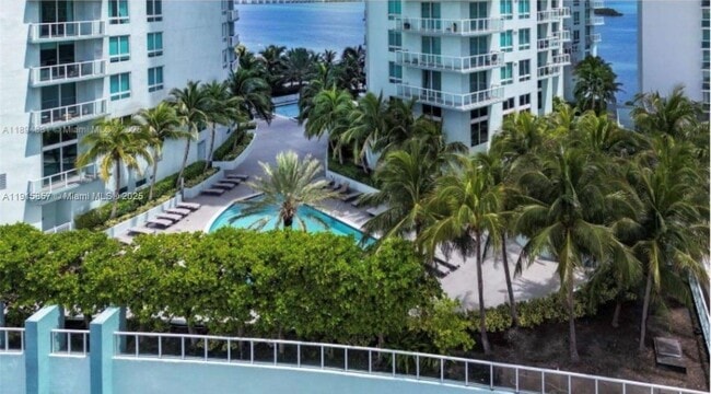 Building Photo - 1900 N Bayshore Dr