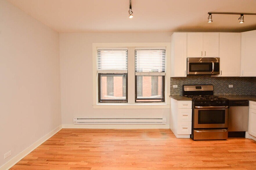 Building Photo - 2425 N Kedzie Blvd