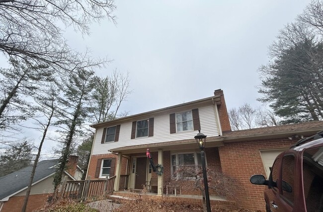 Building Photo - Spacious Home in Blacksburg VA.