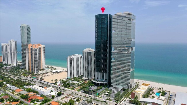Building Photo - 18555 Collins Ave