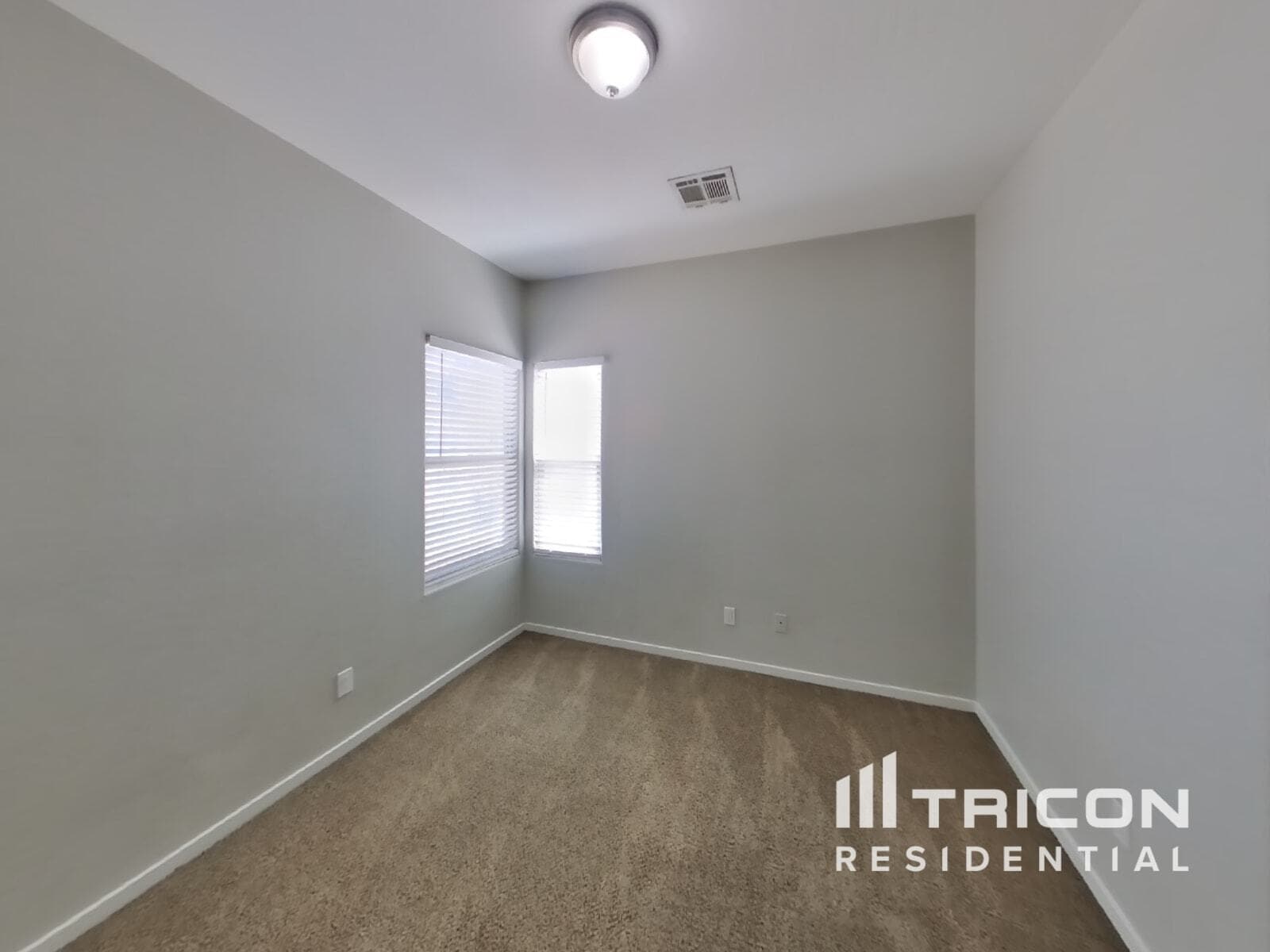 Building Photo - 10321 W Monterosa Ave