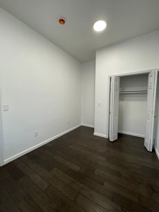 Building Photo - 409 State St