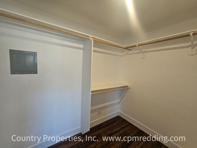 Building Photo - Remodeled Spacious House with Shop on 5 Ac...