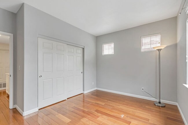 Building Photo - Remodeled 4-Bedroom 3-Bathroom House in Sa...