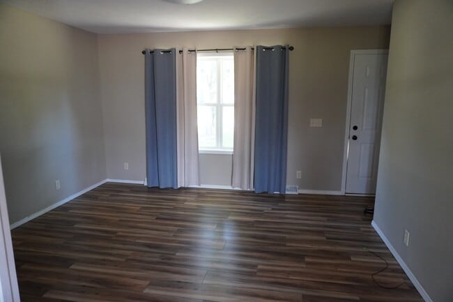 Building Photo - 37 Ems D22A Ln