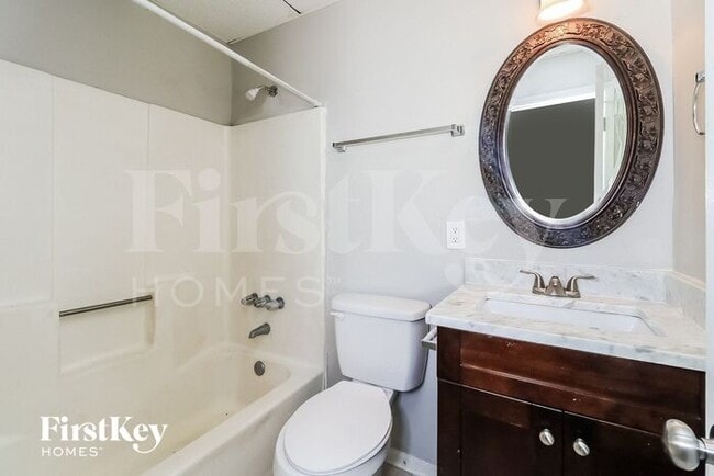 Building Photo - 10635 Plantation Bridge Dr