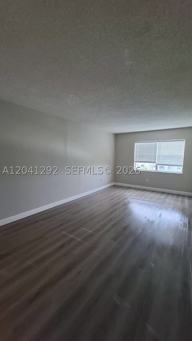Building Photo - 496 NW 165th St