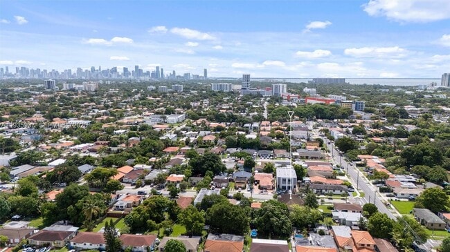 Building Photo - 2784 SW 34th Ave