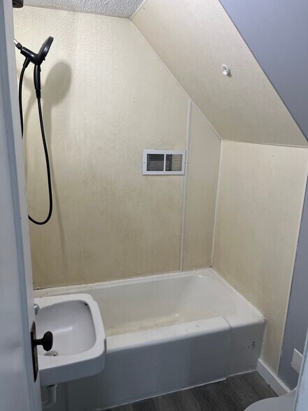 Building Photo - 61 Brehm Rd