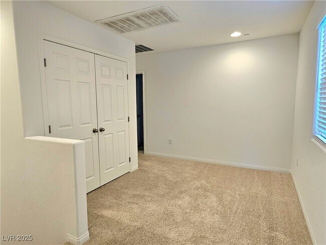 Building Photo - 6551 Dove Pt Pl