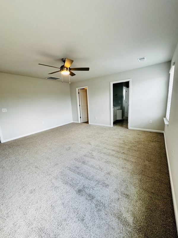 Building Photo - 142 Gervais Cir