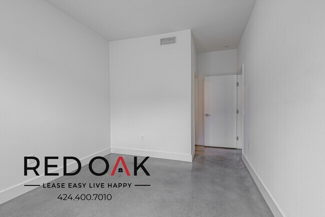 Building Photo - 5727 La Mirada Ave