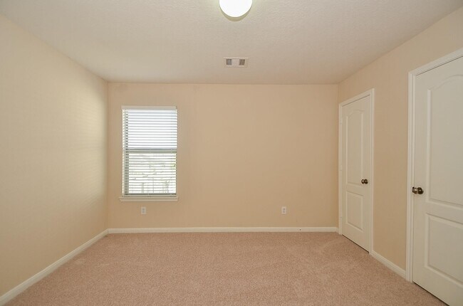 Building Photo - 2410 Crossmill Ln