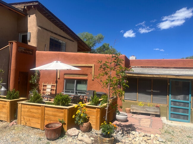 Building Photo - 34 St Francis Plaza