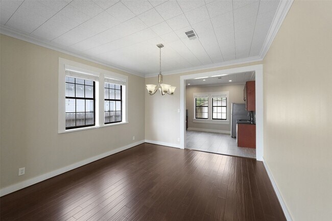 Building Photo - 309 Pecore St