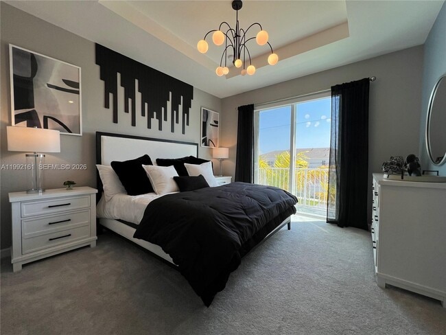 Building Photo - 680 SE 13th Ct