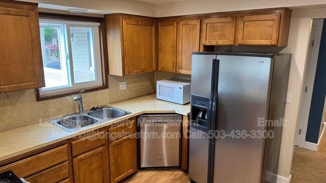 Building Photo - 2995 Fir Oaks Dr SW