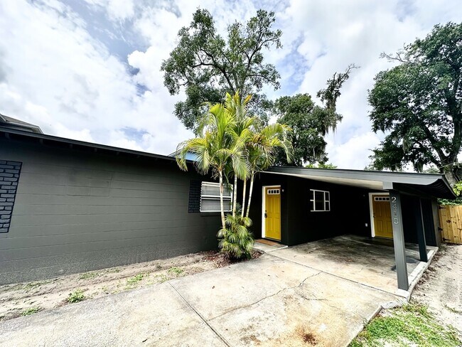 Building Photo - 2410 Formosa Ave