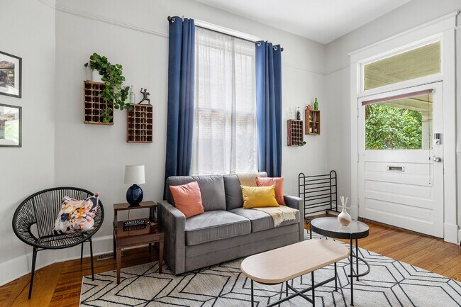 Building Photo - Preleasing for July 15, 2027 | Fully Furnished 3BR Near USC