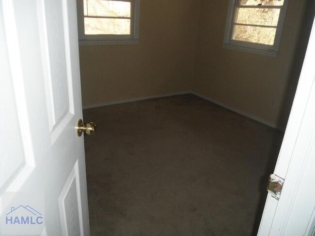 Building Photo - 503 Stewart Dr