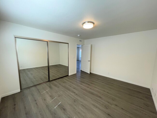 Building Photo - Oxnard Shores- Completely Remodeled & Step...