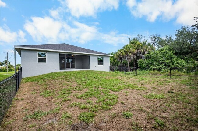 Building Photo - 315 Sweetwater Dr