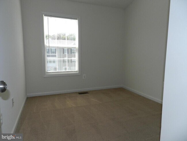 Building Photo - 23209 Westwood Ct