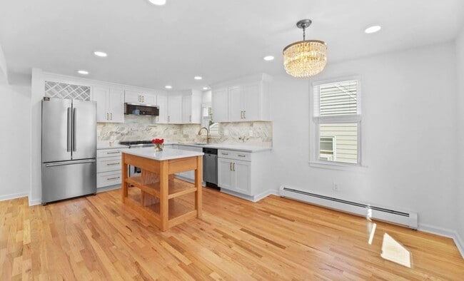 Building Photo - 116 Mary St