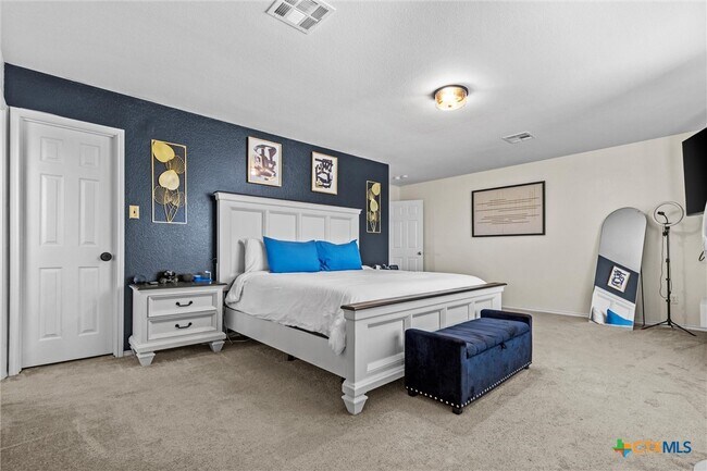 Building Photo - 202 W Gemini Ln