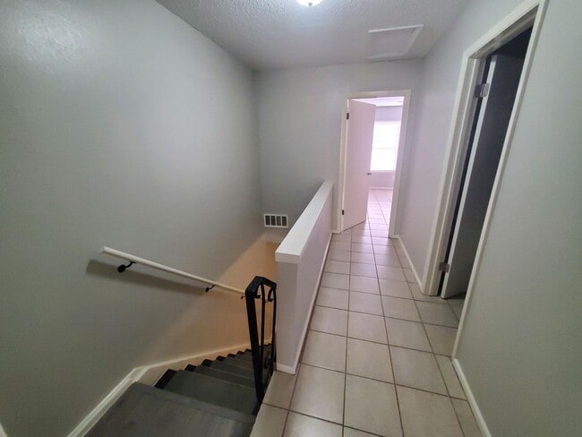 Building Photo - 911 Vance Jackson Rd