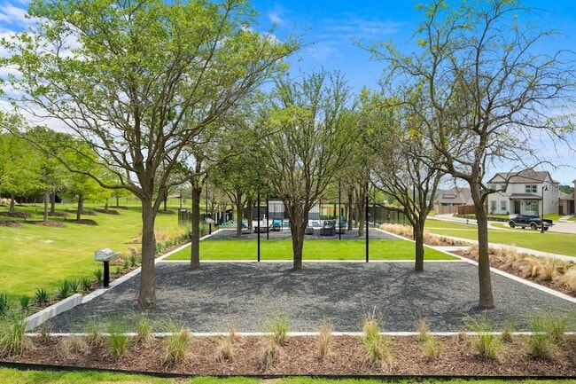 Building Photo - 837 Emerling Dr