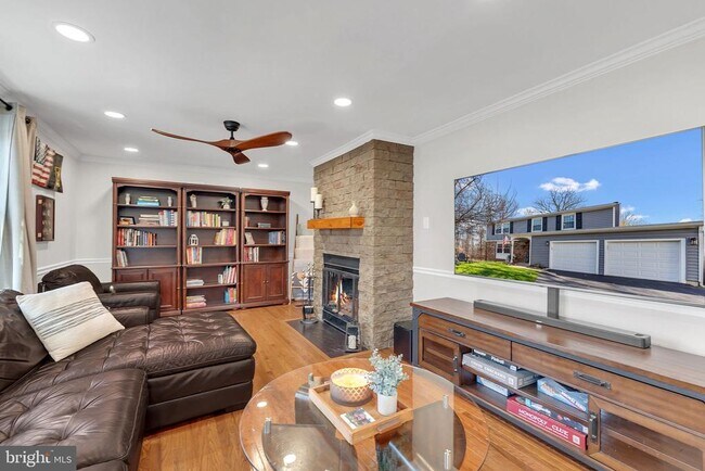 Building Photo - 8271 Raindrop Way