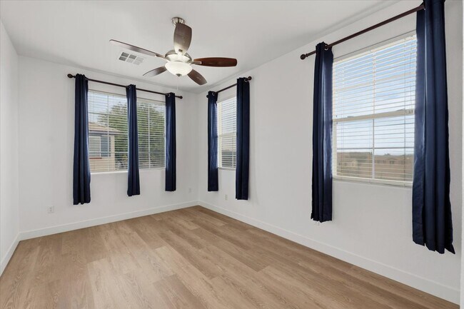 Building Photo - 8604 Splendid Leaf Ct