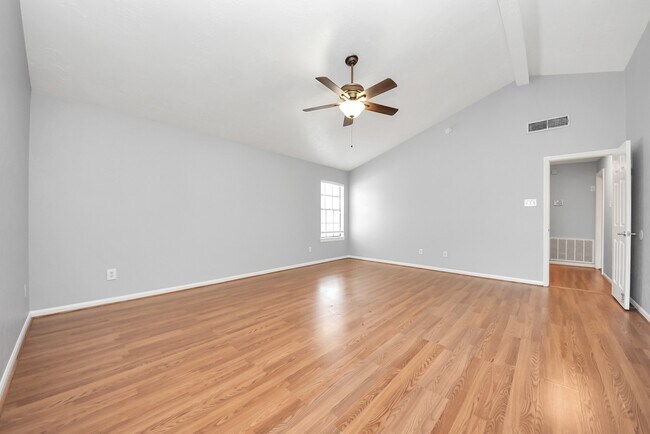 Building Photo - 16006 Autumn Falls Ln