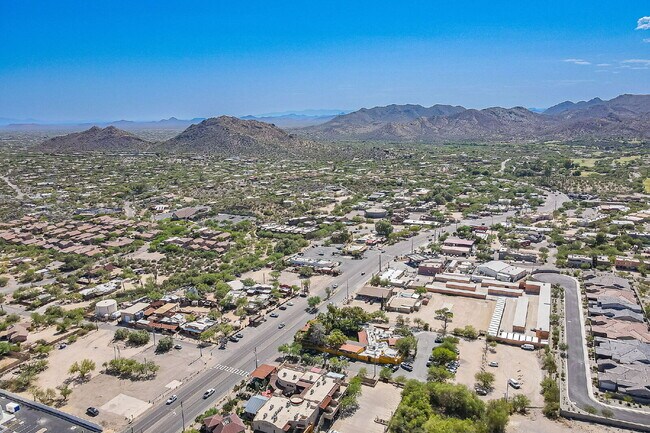 Building Photo - Downtown Cave Creek Patio Homes!