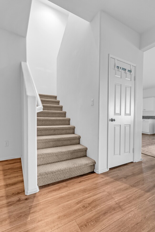 Building Photo - 4896 Stits Cir