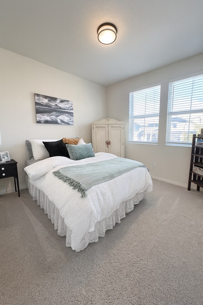 Building Photo - Immaculate 3 Bedroom Ranch Home Close to P...