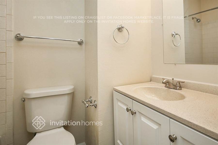 Building Photo - 16152 E Radcliff Pl