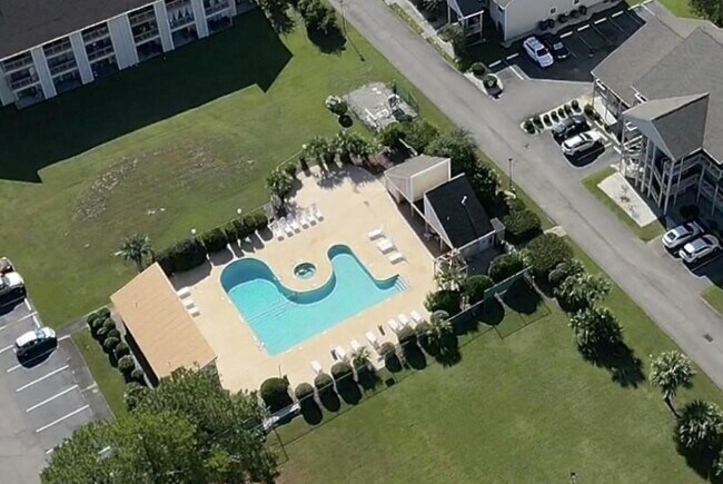 Building Photo - 1025 Plantation Dr W