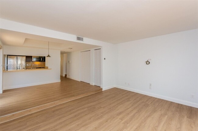 Building Photo - 2945 Bridgeport Ave