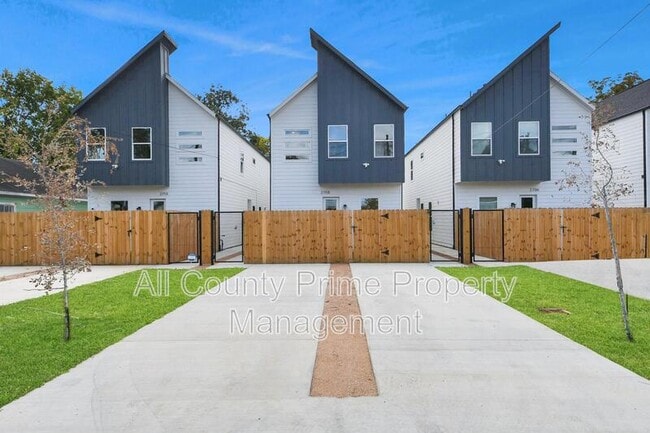 Building Photo - 2708 Bostic St