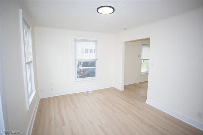 Building Photo - 112 Chestnut St