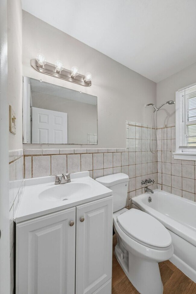 Building Photo - 8515 Jenny Dr